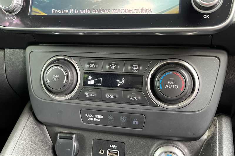 Nissan Leaf 110Kw Acenta 39Kwh Grey
