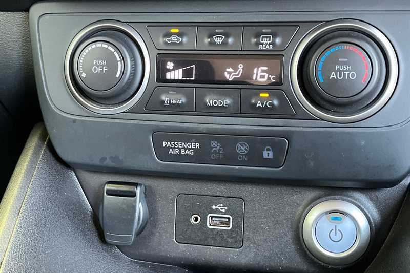 Nissan Leaf 110Kw Acenta 39Kwh Grey