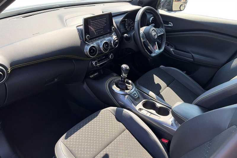 Nissan Juke 1.0 Dig-t 114 Kiiro BV22ZZS Grey #2