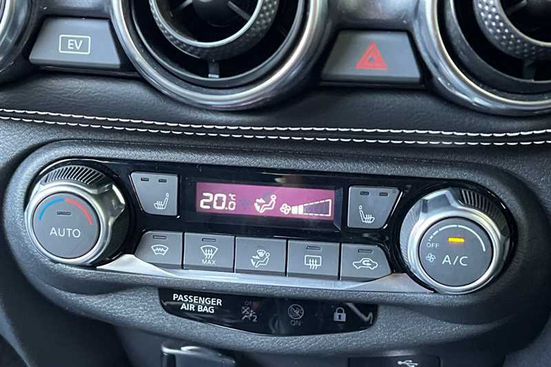 Nissan Juke 1.6 Hybrid Tekna Black