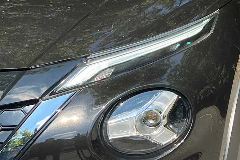 Nissan Juke 1.6 Hybrid Tekna BP72JYZ Black #2
