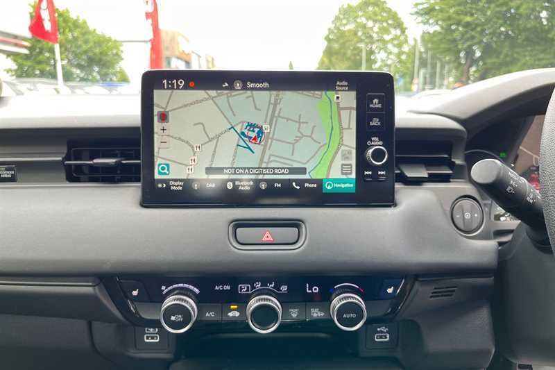 Honda Hr-V 1.5 Ehev Elegance Cvt LV73FKU White #5
