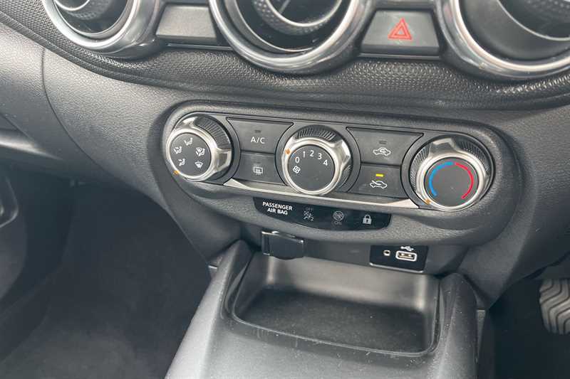 Nissan Juke 1.0 Dig-t Acenta BK20HYT Black