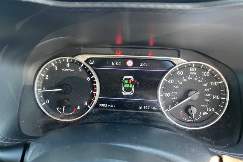 Nissan Juke 1.0 Dig-t Acenta Premium MW24UPY Red #3