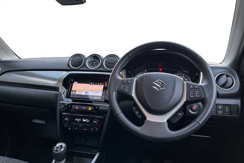 Suzuki Vitara 1.4 Boosterjet 48V Hybrid Sz5 White #4