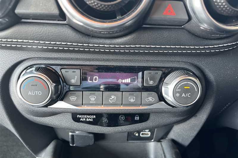 Nissan Juke 1.0 Dig-t 114 Tekna Red
