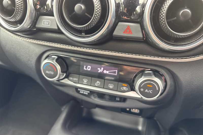 Nissan Juke 1.6 Hybrid Premiere Edition Grey