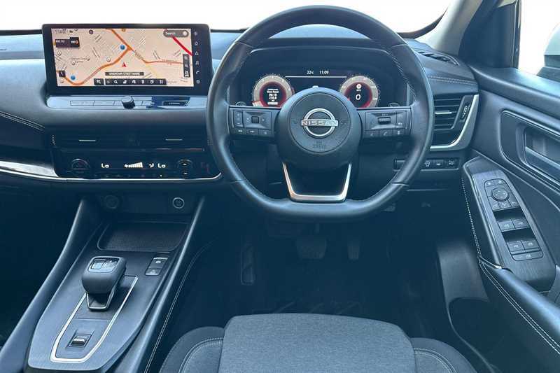 Nissan Qashqai 1.3 Dig-t Mh 158 N-connecta Xtronic DN24CBO White #5