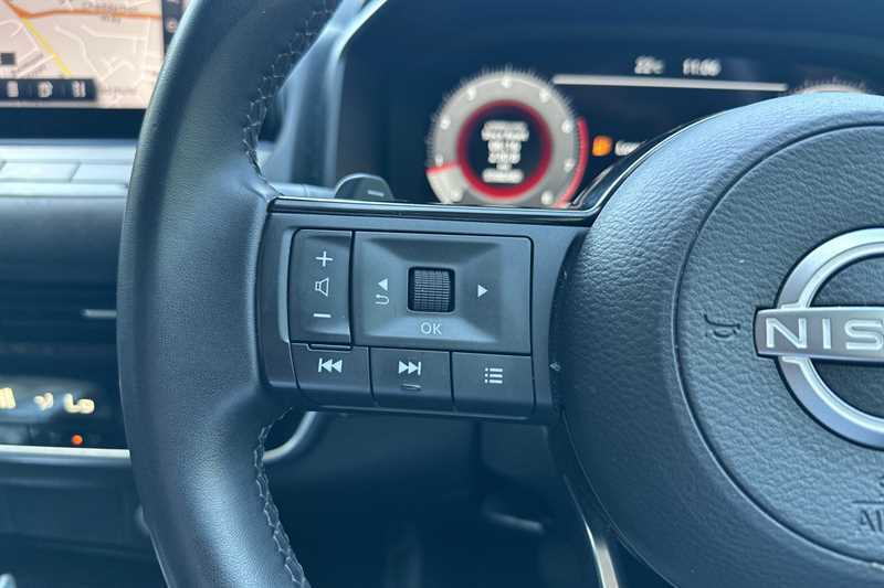 Nissan Qashqai 1.3 Dig-t Mh 158 N-connecta Xtronic DN24CBO White #6