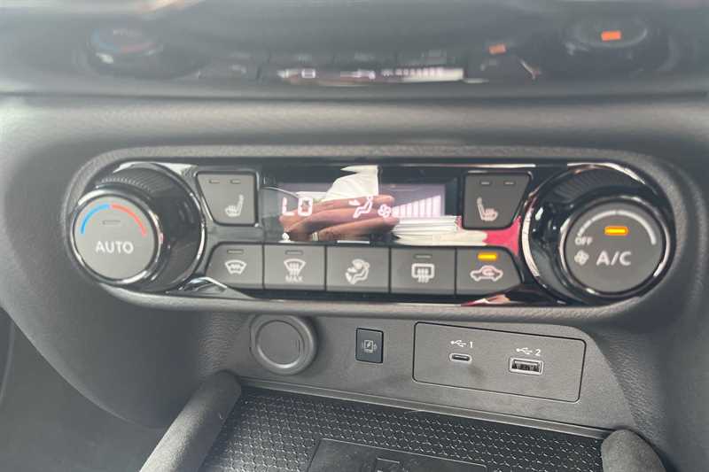 Nissan Juke 1.6 Hybrid Tekna Black