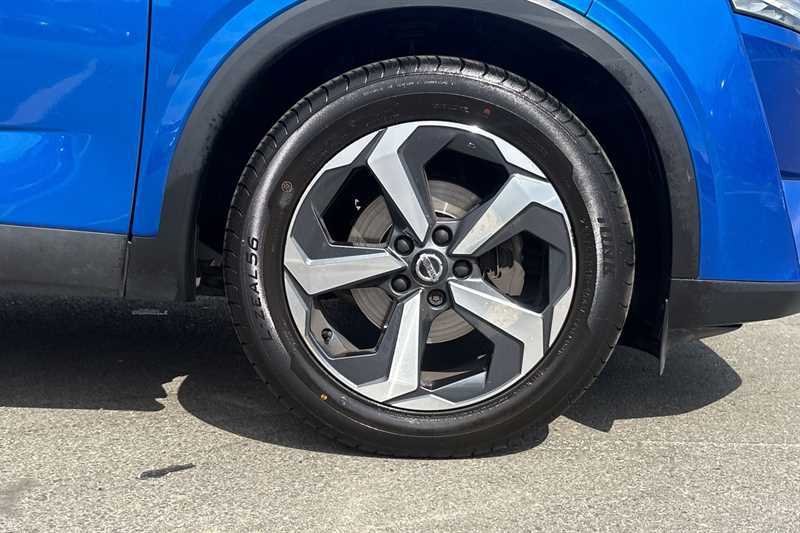 Nissan Qashqai 1.3 Dig-t Mh Premiere Edition BD21CYF Blue #6