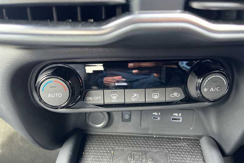Nissan Juke 1.0 Dig-t N-connecta Dct White