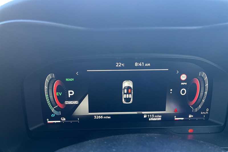 Nissan Juke 1.6 Hybrid Tekna BL75YLS Black #3