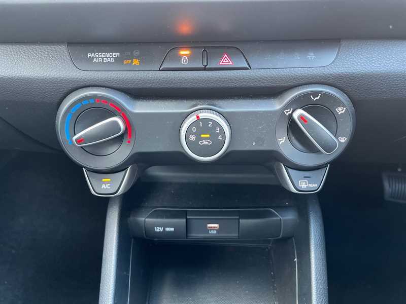 Kia Stonic 1.0T Gdi 98 2 Dct LY25FWW White #3