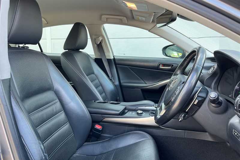 Lexus IS 2.5 300H F Sport Saloon Hybrid E-cvt Eu White #33