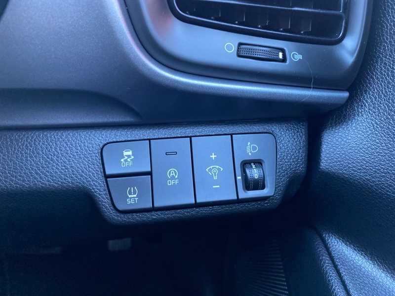 Kia Stonic 1.0 T Gdi Mhev Gt Line Suv Hybrid Dct Black #26