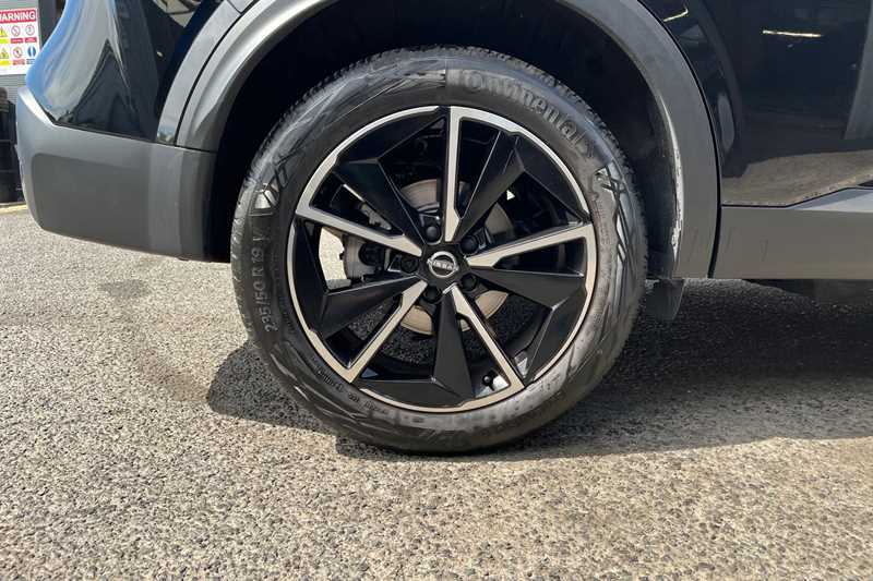 Nissan Qashqai 1.3 Dig-t Mh Tekna Black #6