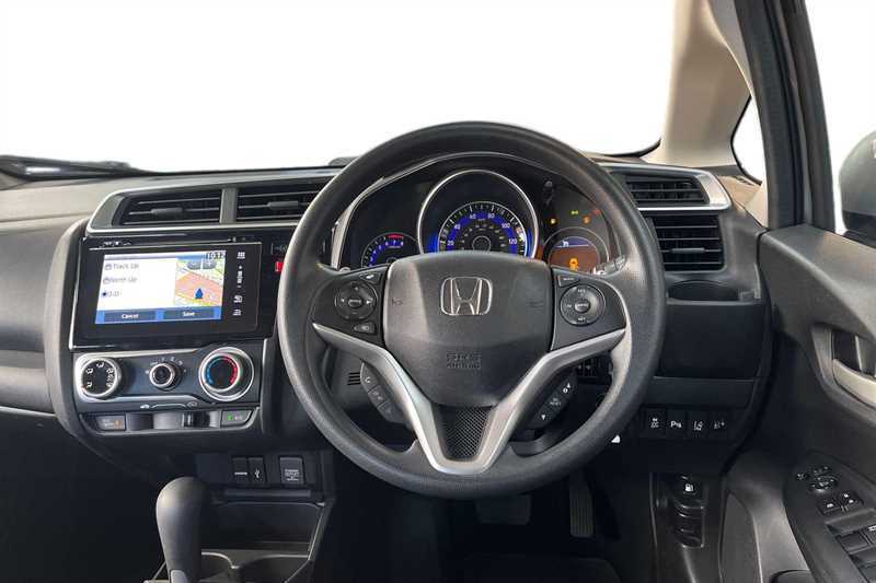 Honda Jazz 1.3 Se Navi Cvt Silver #4