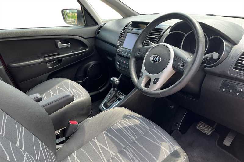 Kia Venga 1.6 4 6 Red #2