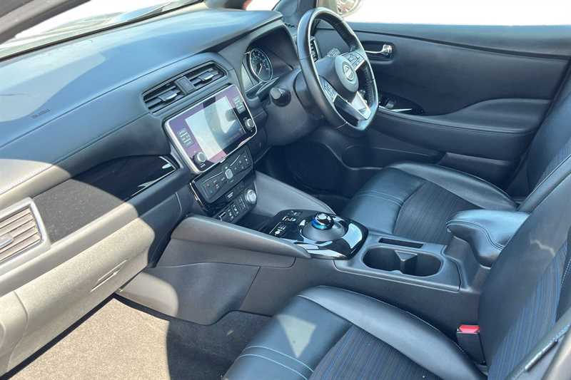 Nissan Leaf 160Kw E N-connecta 59Kwh GJ72RZH Grey #2