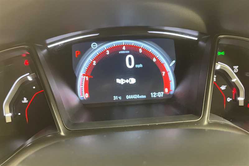 Honda Civic 1.5 Vtec Turbo Sport Plus Cvt Red #2