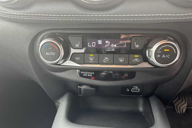 Nissan Juke 1.0 Dig-t 114 Tekna Silver