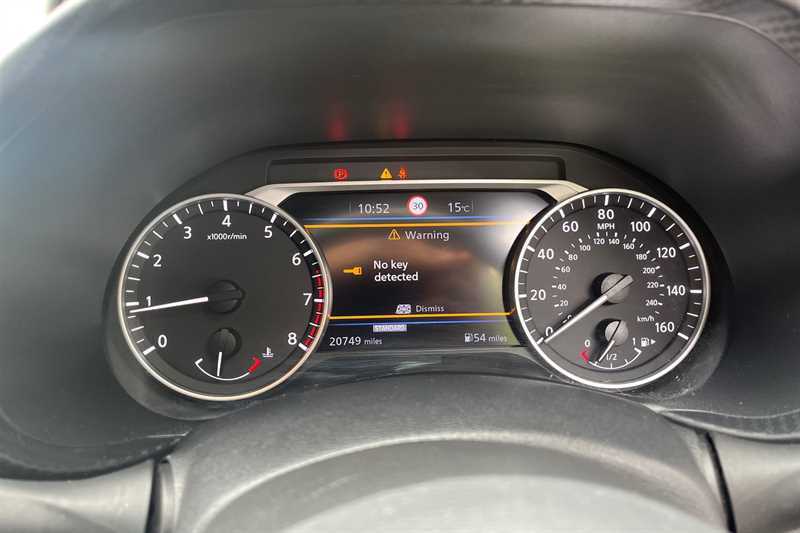 Nissan Juke 1.0 Dig-t 114 Tekna BV71OMC Silver #3