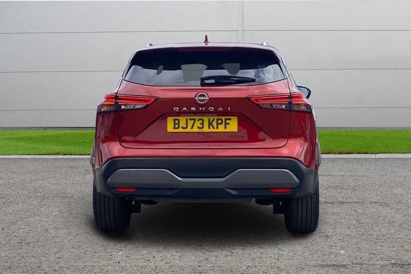 Nissan Qashqai 1.3 Dig-t Mh N-connecta BJ73KPF Red #4
