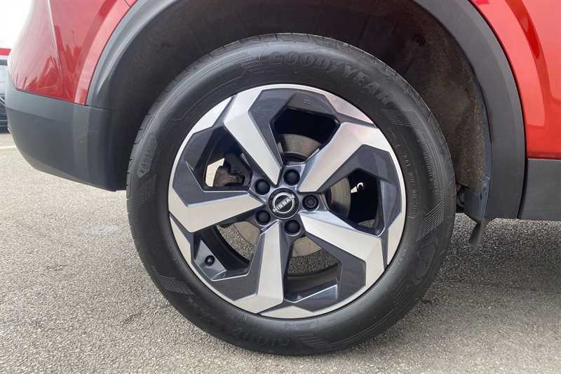 Nissan Qashqai 1.3 Dig-t Mh N-connecta BJ73KPF Red #6