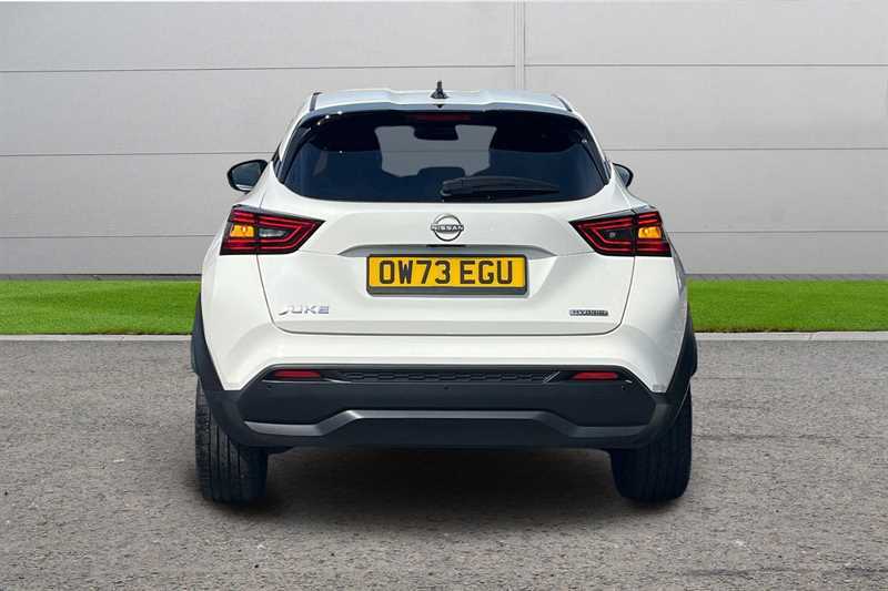 Nissan Juke 1.6 Hybrid Tekna OW73EGU White #4