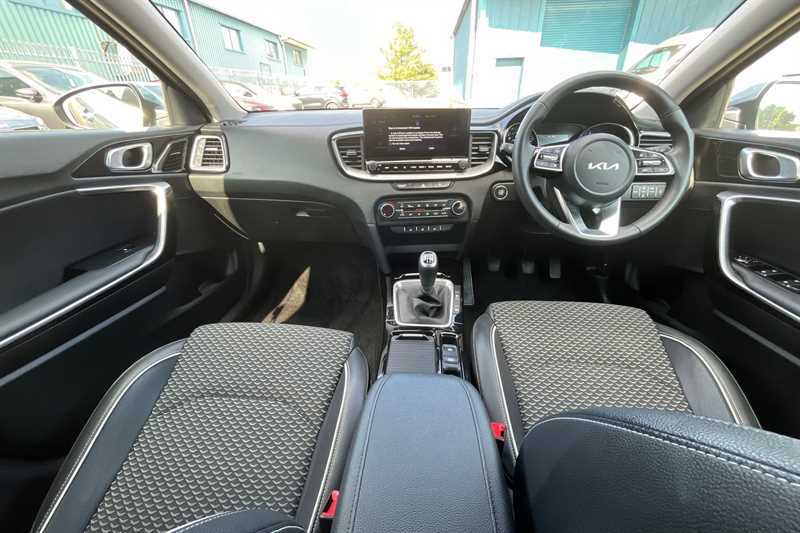 Kia Ceed 1.5T Gdi Isg 138 3 LA25EDJ Silver #2