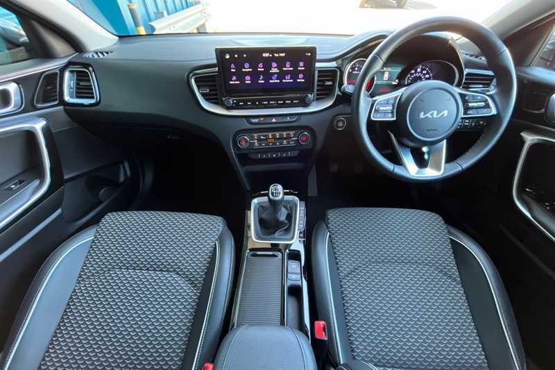 Kia Ceed 1.5T Gdi Isg 138 3 LA25NLR Silver #2