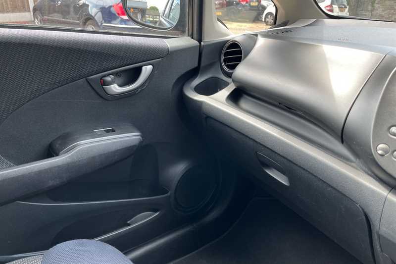 Honda Jazz 2011 Honda Jazznbsp1.3h Ima Hs Cvt Euro 5 U White #40