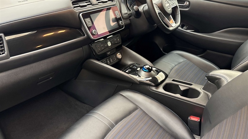 Nissan Leaf 160Kw E N-connecta 59Kwh Grey #2
