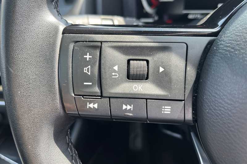 Nissan Qashqai 1.3 Dig-t Mh N-connecta Glass Roof BC73OEY Black #6