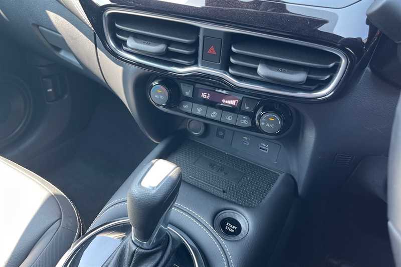 Nissan Juke 1.6 Hybrid Tekna BD75SOH Grey #2