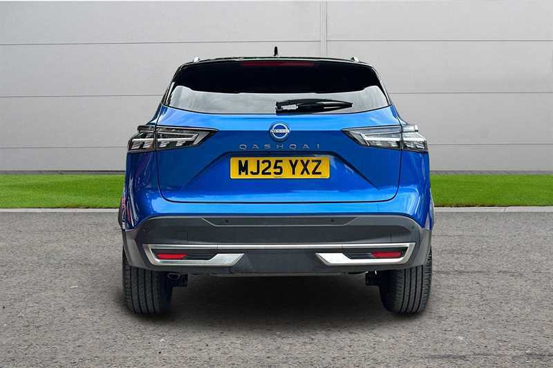 Nissan Qashqai 1.3 Dig-t Tekna Blue #4