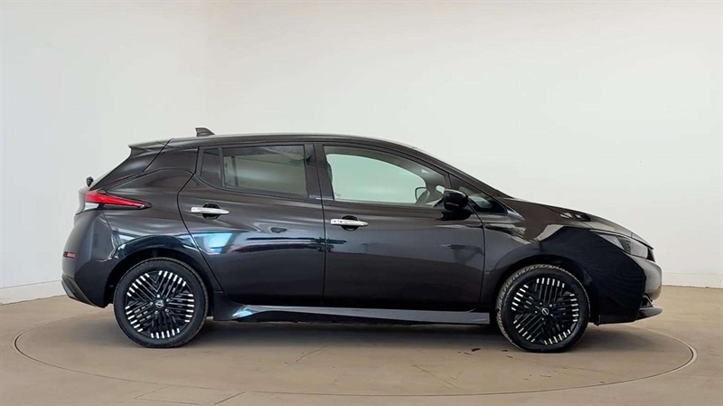 Nissan Leaf 160Kw E N-connecta 59Kwh Black #6