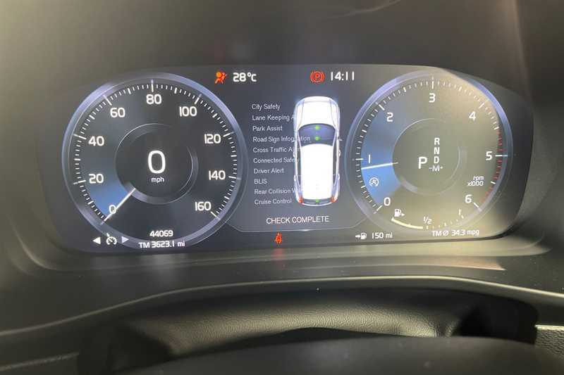 Volvo XC40 2.0 D4 190 Inscription Pro Awd Geartronic BU68FVY Gold #2