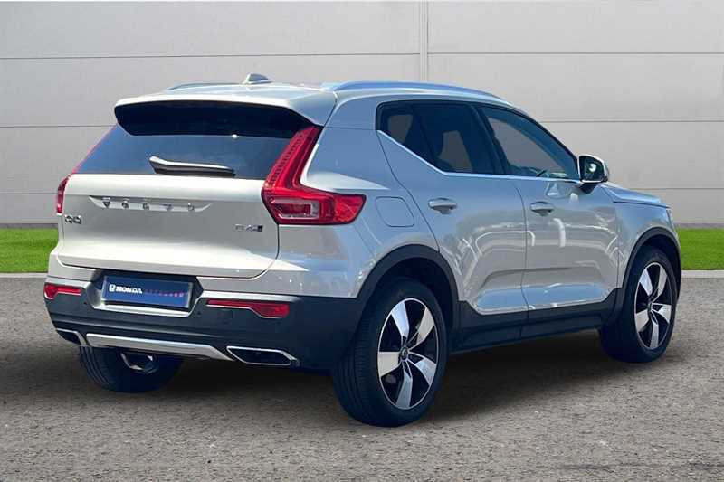 Volvo XC40 2.0 D4 190 Inscription Pro Awd Geartronic BU68FVY Gold #3