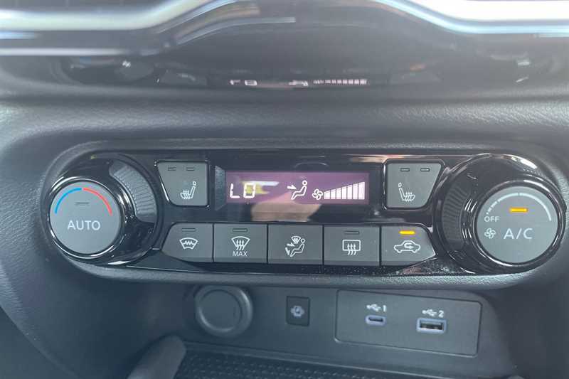 Nissan Juke 1.6 Hybrid Tekna Black