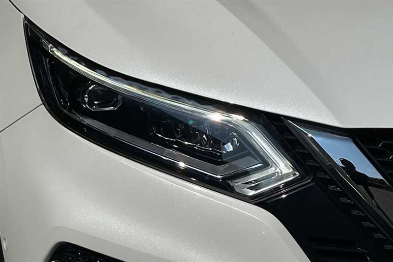 Nissan Qashqai 1.6 Dig-t Tekna KF18HGA White #2