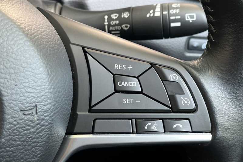 Nissan Qashqai 1.6 Dig-t Tekna KF18HGA White #5