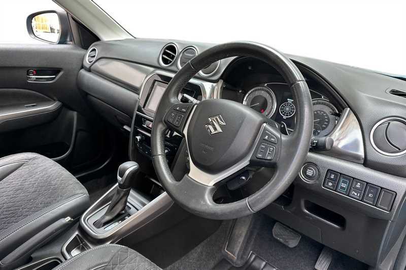 Suzuki Vitara Sz-t White #13