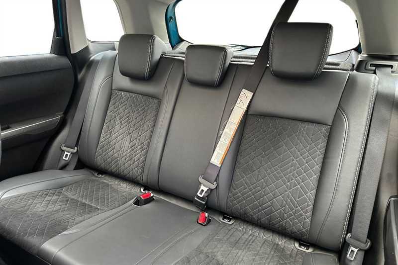 Suzuki Vitara Sz-t White #8
