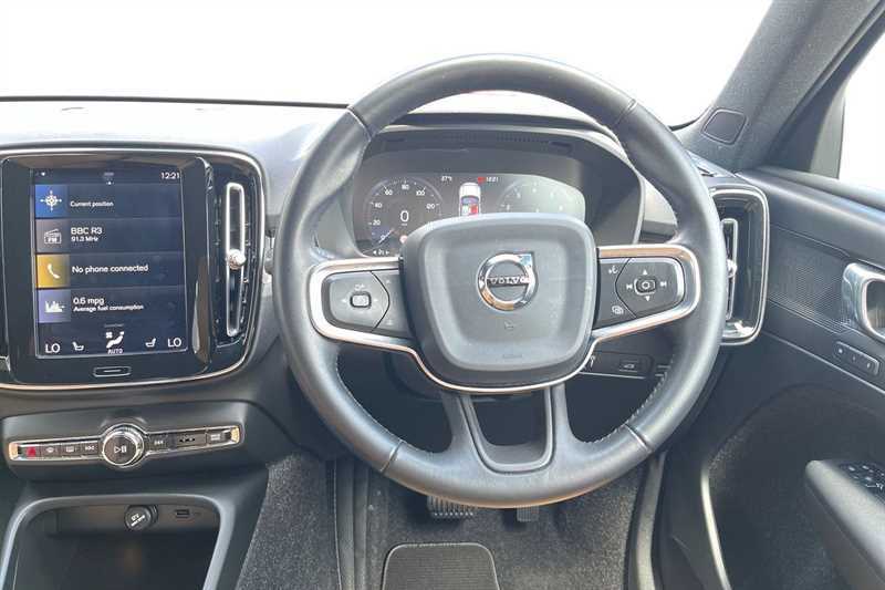 Volvo XC40 2.0 T4 Inscription Pro Geartronic Blue #4