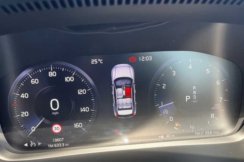 Volvo XC40 2.0 T4 Inscription Pro Geartronic Blue #2