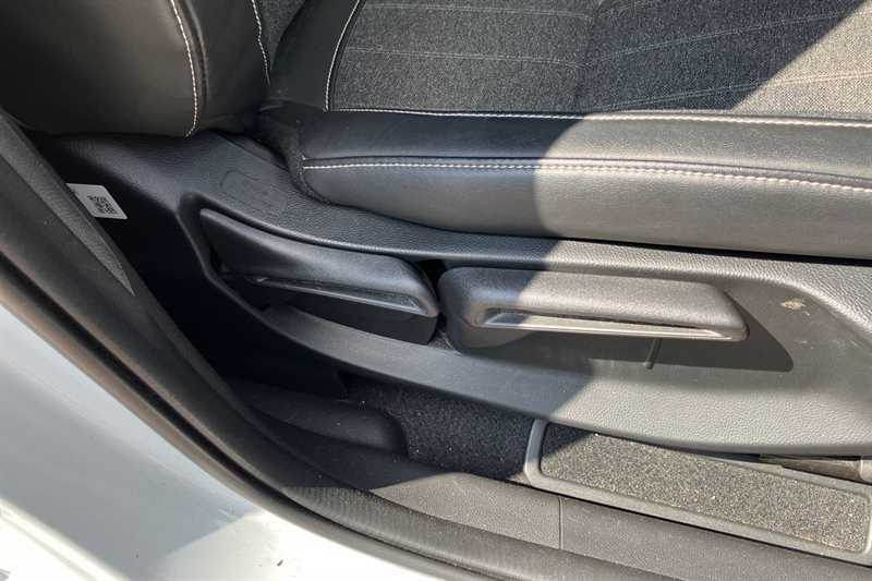 Honda Jazz Ex White #33