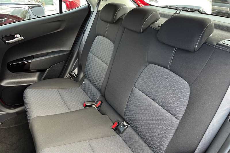 Kia Picanto 1.0 3 White #21