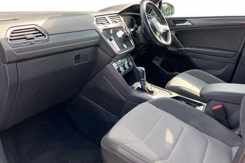 Volkswagen Tiguan Allspace 1.5 Tsi Evo R-line Dsg VT19XSA Grey #2